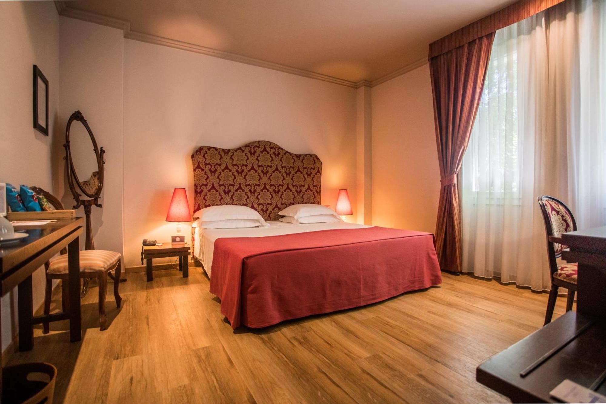 Superior Double or Twin Room,718136398:JPEG